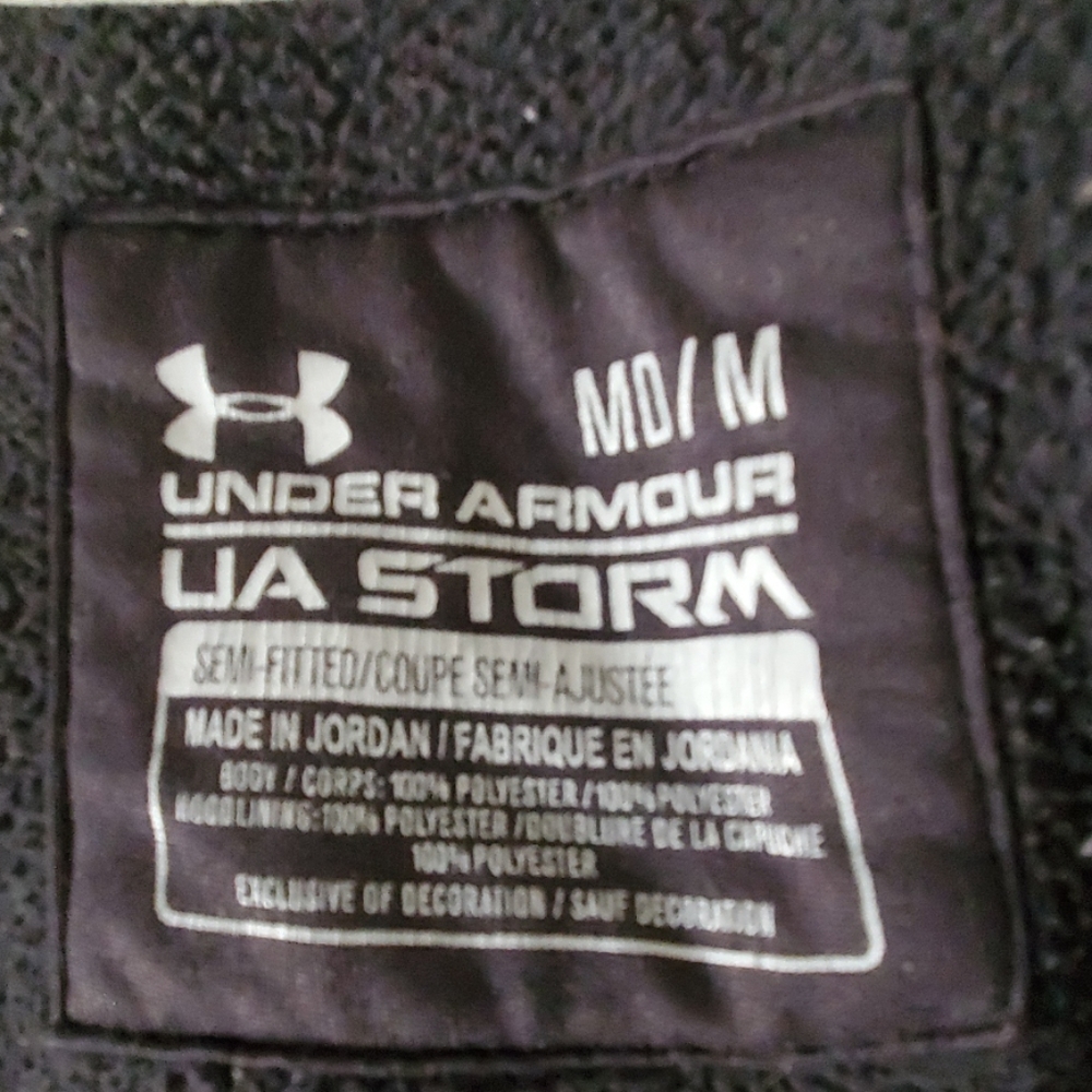 UNDERARMOUR SWEATER